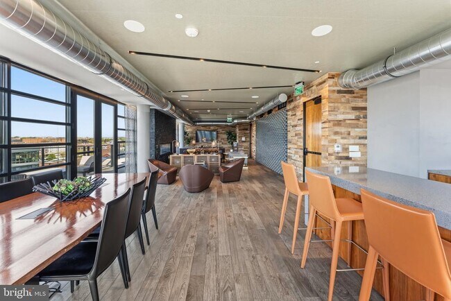 Building Photo - 1300 4th St SE