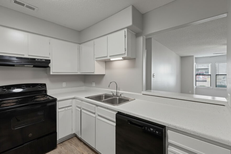 Building Photo - Courtney Square