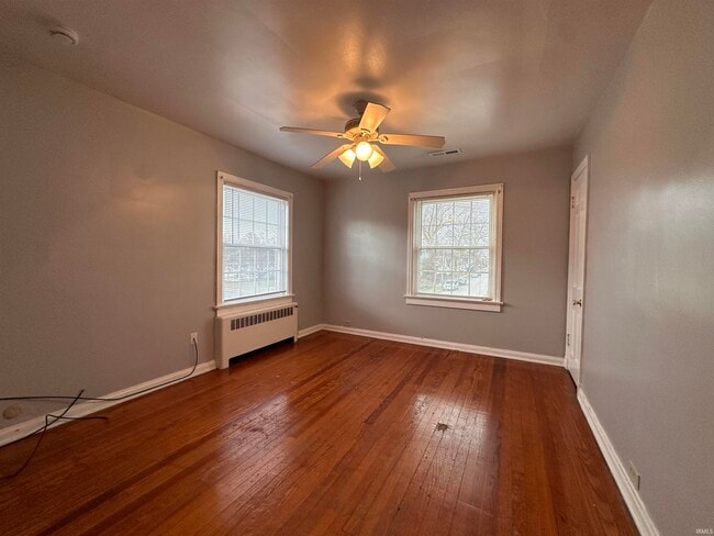 Building Photo - 909 Lincoln Ave