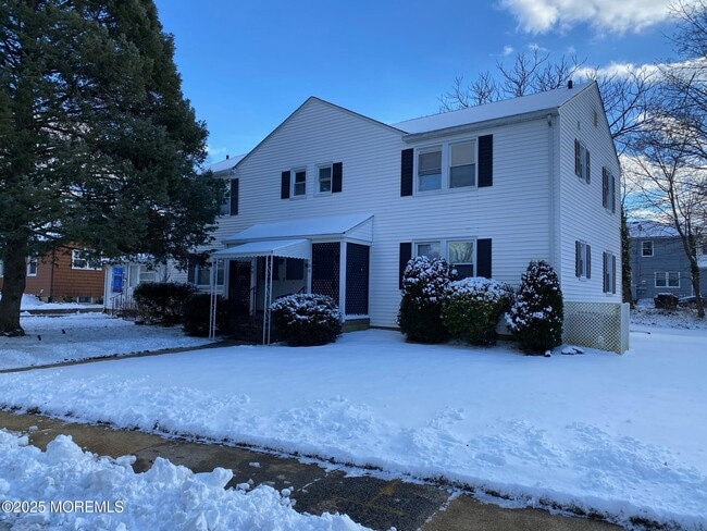 Building Photo - 22-24 Oldfield Pl