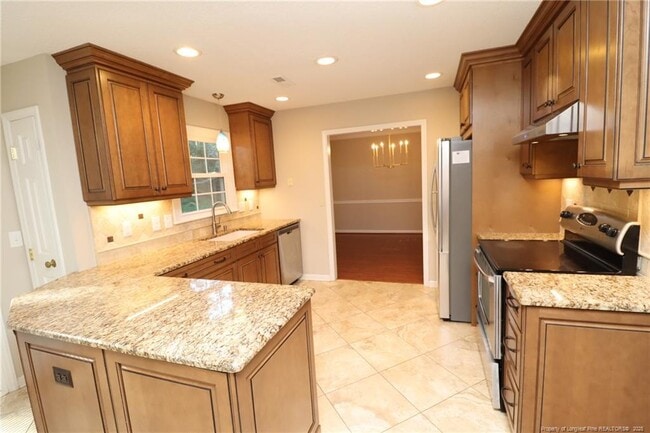 Building Photo - 211 Amberglow Pl