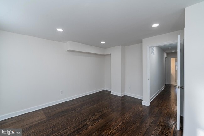 Building Photo - 116 S Durham St