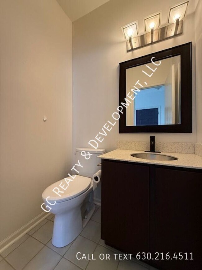 Building Photo - 308 Windsor-Unit A