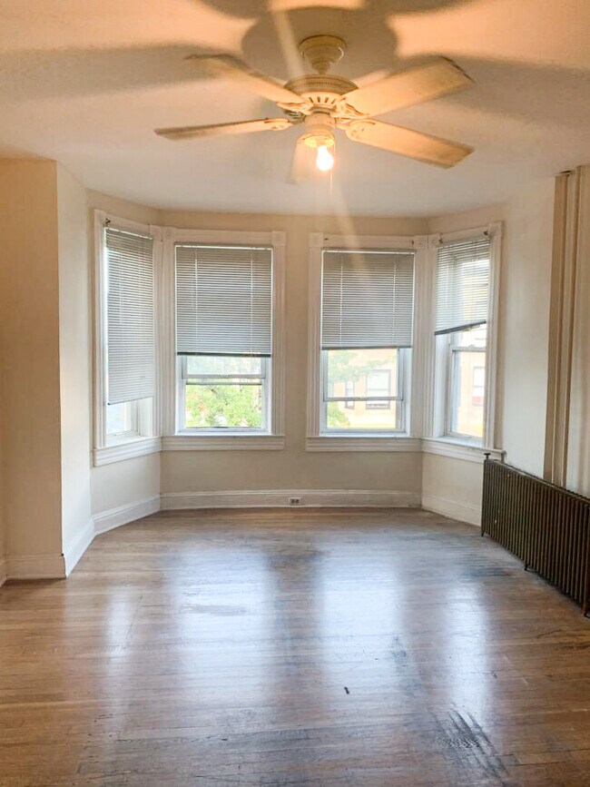 Building Photo - 2315 N Charles St