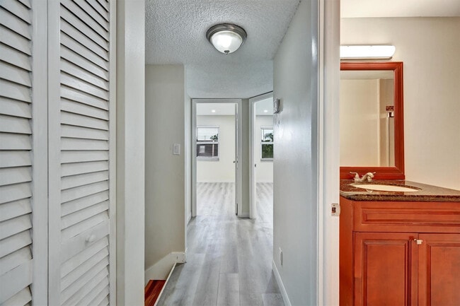 Building Photo - 3336 Quail Close