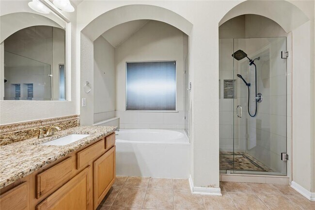 Building Photo - 3013 Covington Pl