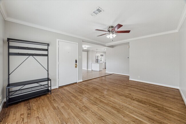 Building Photo - 4118 Gardendale Dr