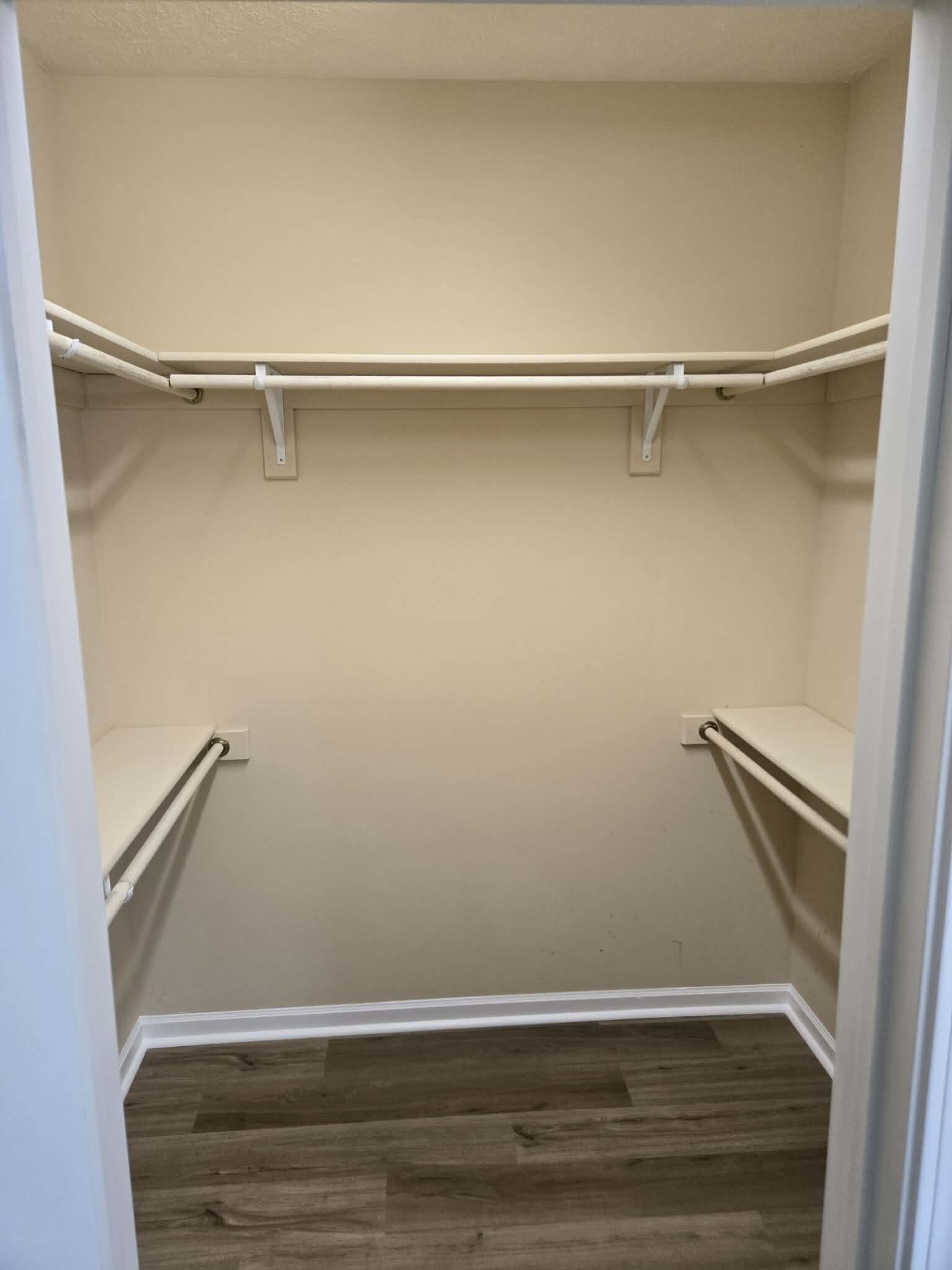 Building Photo - 9513 S 26th Ave