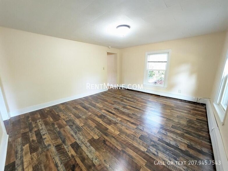 Building Photo - 28 Autumn St