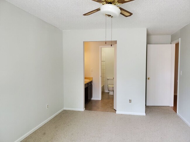 Building Photo - FANTASTIC 2 BEDROOM TOWNHOUSE IN THORNTON, AVAILABLE NOW!!!