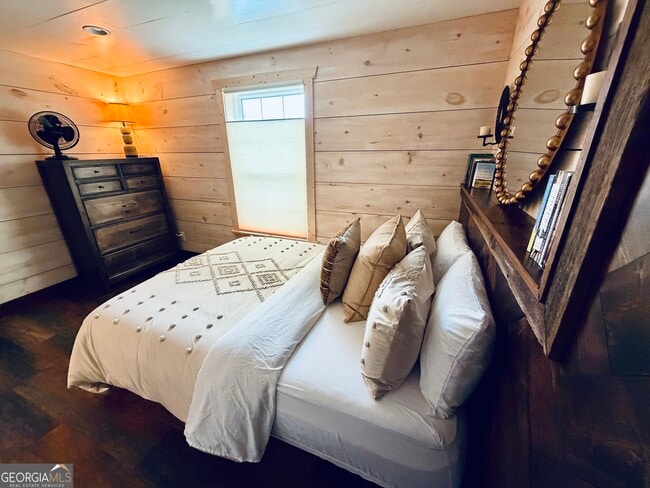 Building Photo - 85 Dixieland Ln