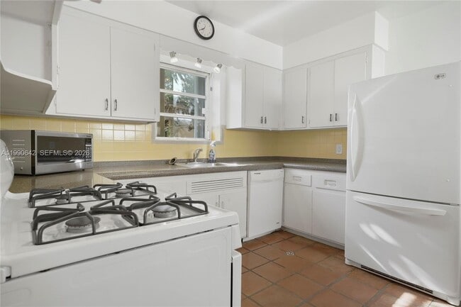 Building Photo - 1845 Daytonia Rd