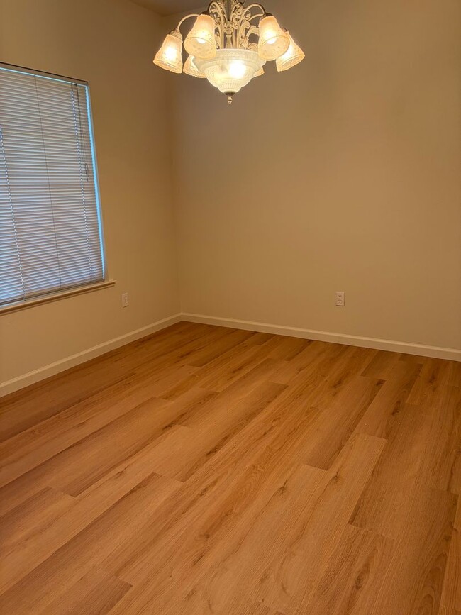 Building Photo - Spacious Single Story Home with Large Private Backyard & Covered Patio