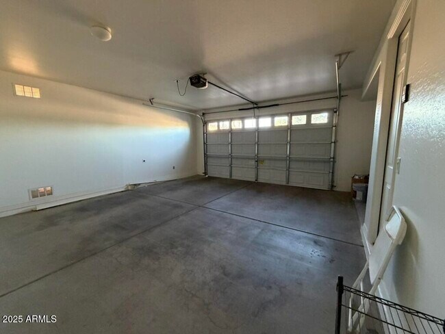 Building Photo - 297 E Kaibab Dr