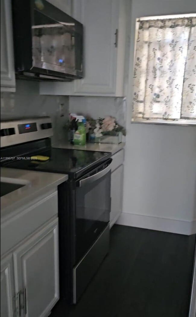 Building Photo - 6055 W 19th Ave