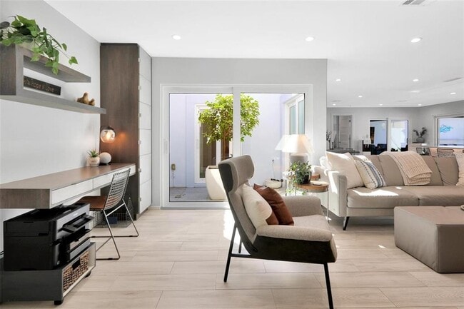 Building Photo - 3694 Glen Oaks Manor Dr