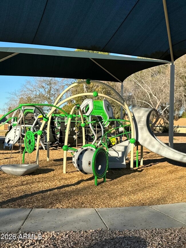 Building Photo - 1622 N Comanche Dr