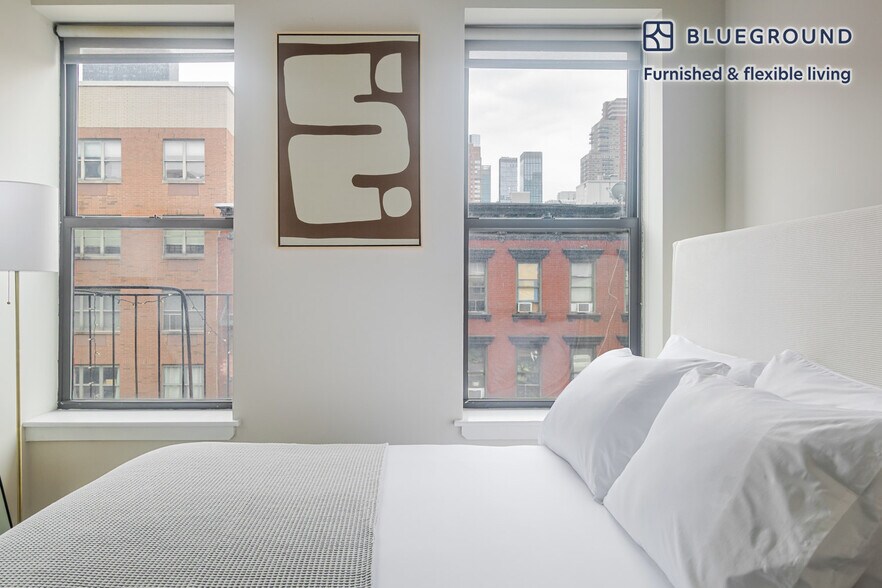 Building Photo - 515 W 47th St