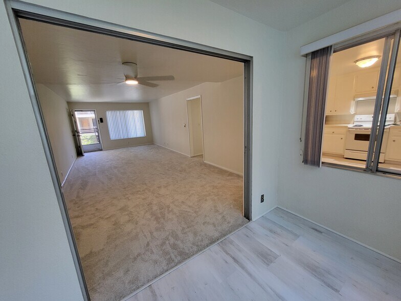 Building Photo - 2302 E 2nd St