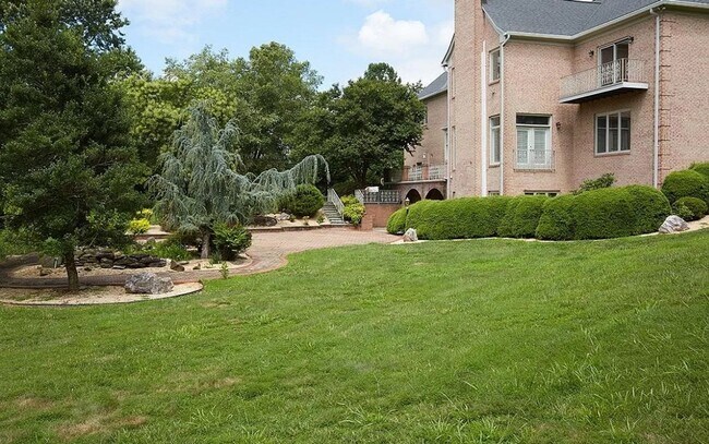 Building Photo - 9 Alloway Ct
