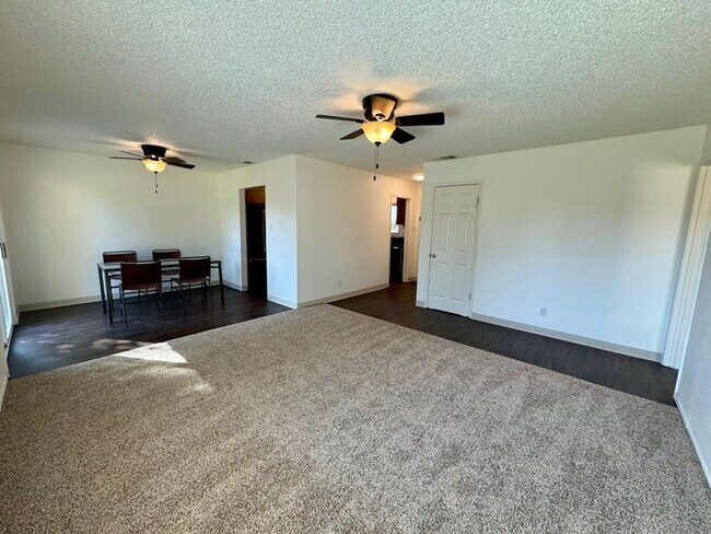 Building Photo - Charming 3-Bedroom Home in North Highlands...