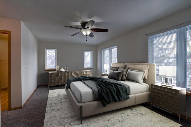 Building Photo - 6101-6103