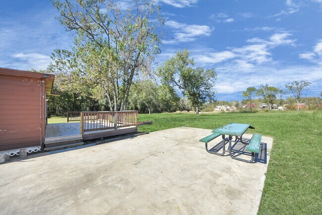 Building Photo - 2510 Delaware Ave