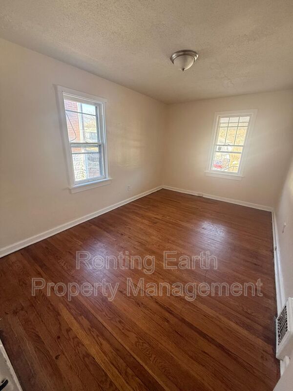 Building Photo - 7138 Garesche Ave