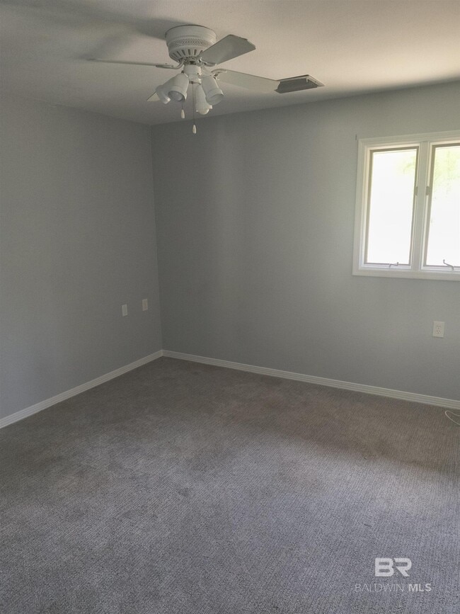 Building Photo - 318 W Fort Morgan Rd