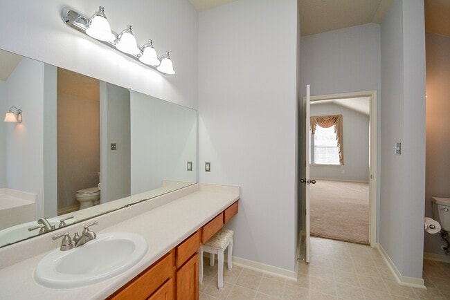 Building Photo - 3807 Belmont Turn