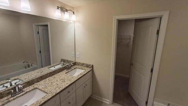 Building Photo - Brand New Townhouse in Lilburn