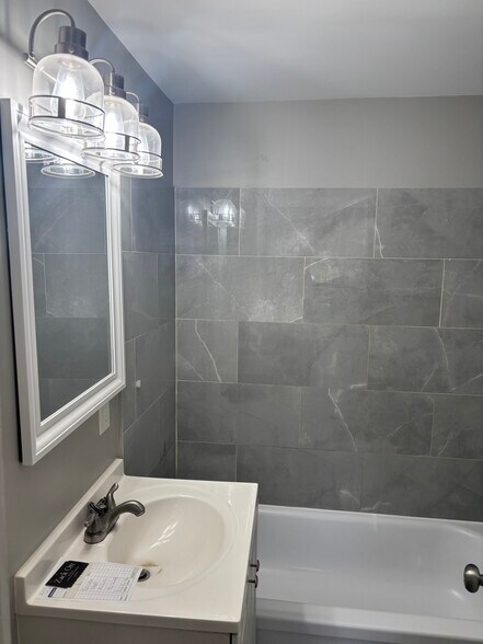 Building Photo - 421 Pine St