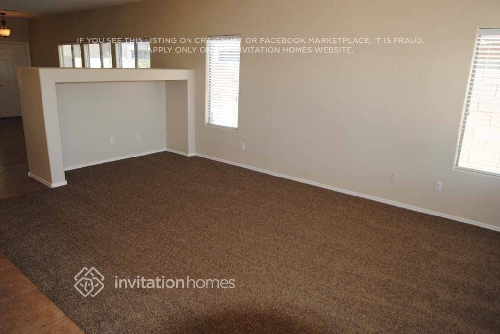 Building Photo - 10209 W Parkway Dr