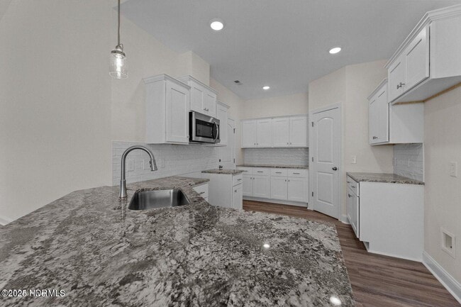 Building Photo - 4504 Laurel Rdg Dr