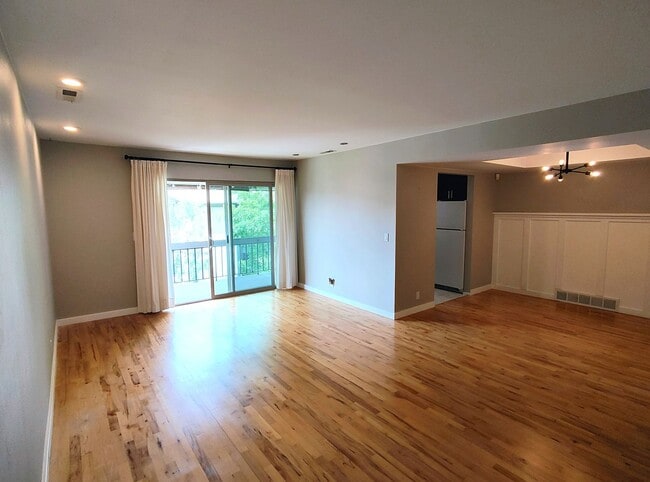 Building Photo - Beautiful 2 Bd 2 Bath Condo in Murray
