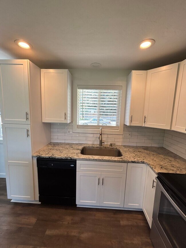 Building Photo - Charming 3 Bed, 1 Bath Home in Idaho Falls!