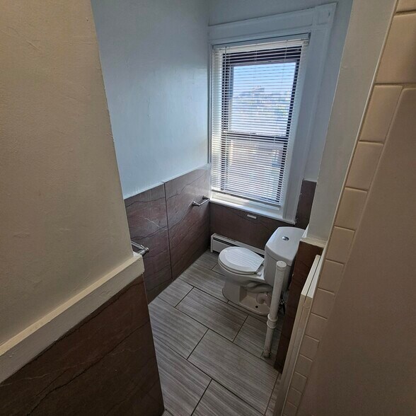 Apt 714 - 100 Wayland St