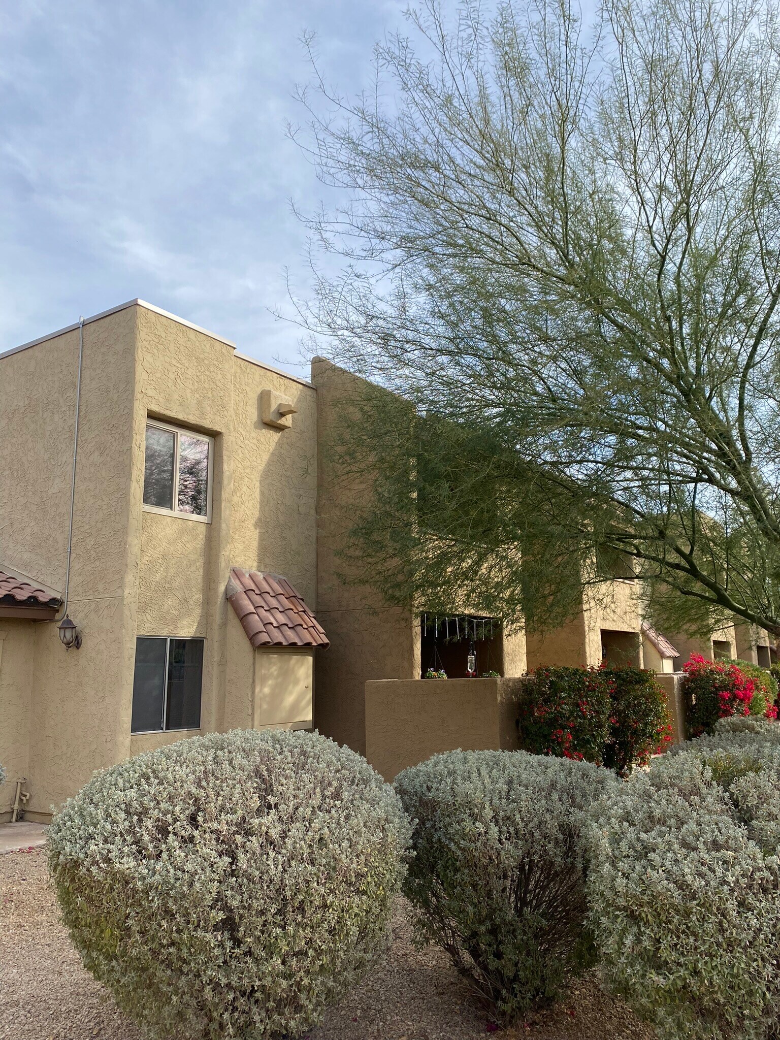 Top corner unit; bedroom does not share walls with neighbors - 5877 N Granite Reef Rd