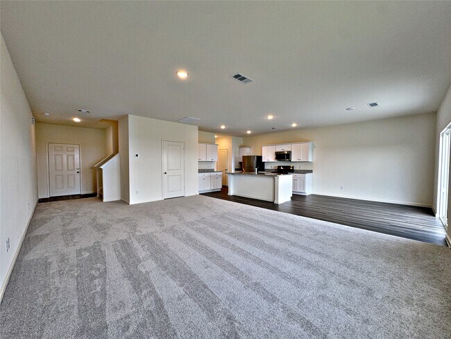Building Photo - 8431 Vacek Xing Wy