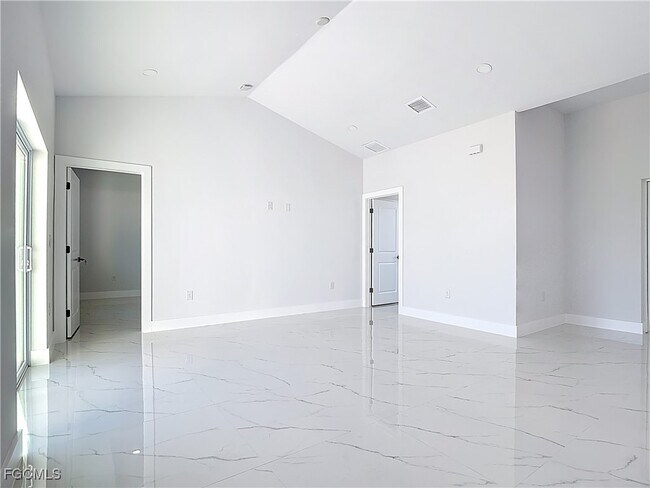 Building Photo - 5001 Bywood St