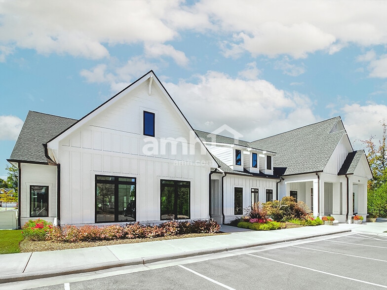 Building Photo - 5002 Twin River Dr