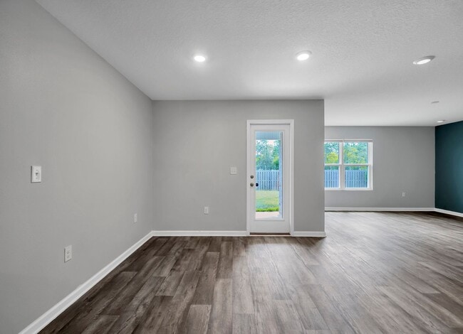 Building Photo - 1035 Limpkin St