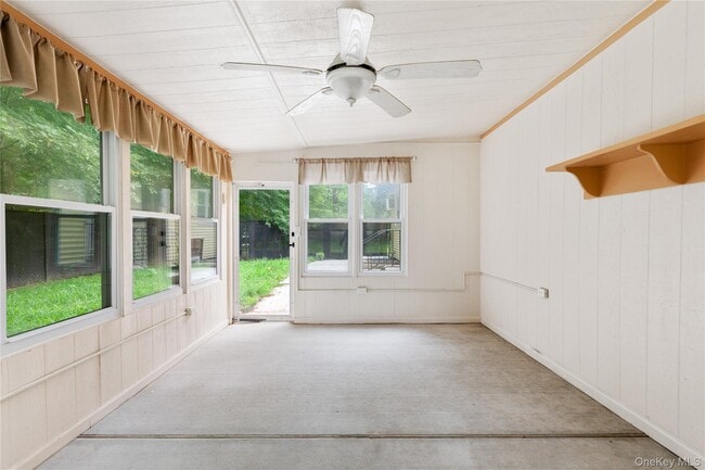 Building Photo - 110 E Bartlett Rd