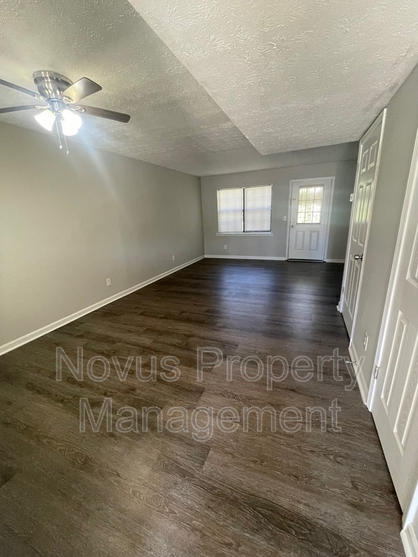 Building Photo - 645 South St