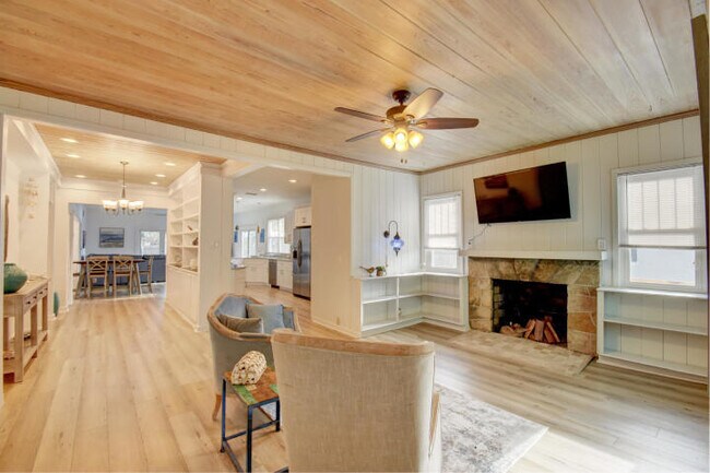 Building Photo - 232 Dixie Blvd