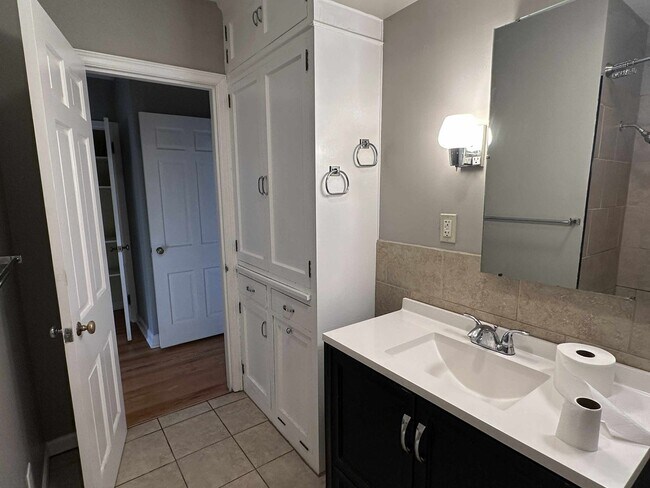 Building Photo - Click the “Apply Now” button or email wapmrentals@gmail.com for a prompt response.