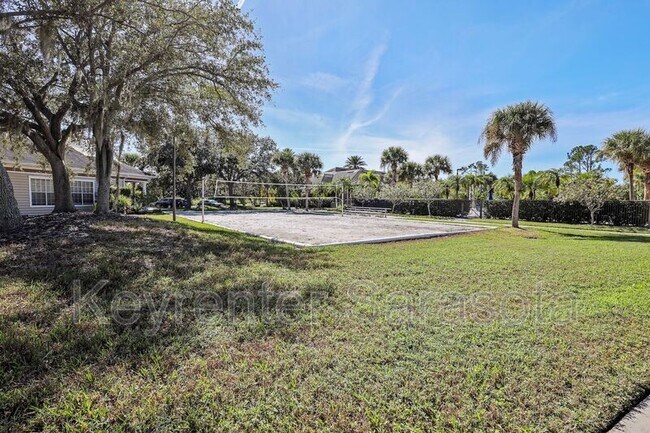 Building Photo - 8809 Manor Loop