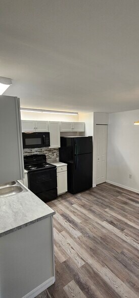 Primary Photo - 277 Cobalt Dr