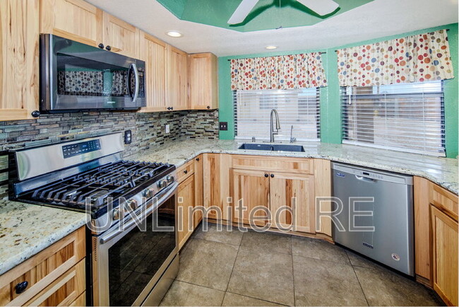 Building Photo - 2068 Palo Verde Blvd S