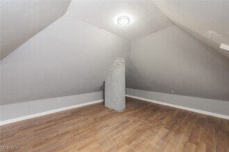 Building Photo - 1226 W Erie Ave